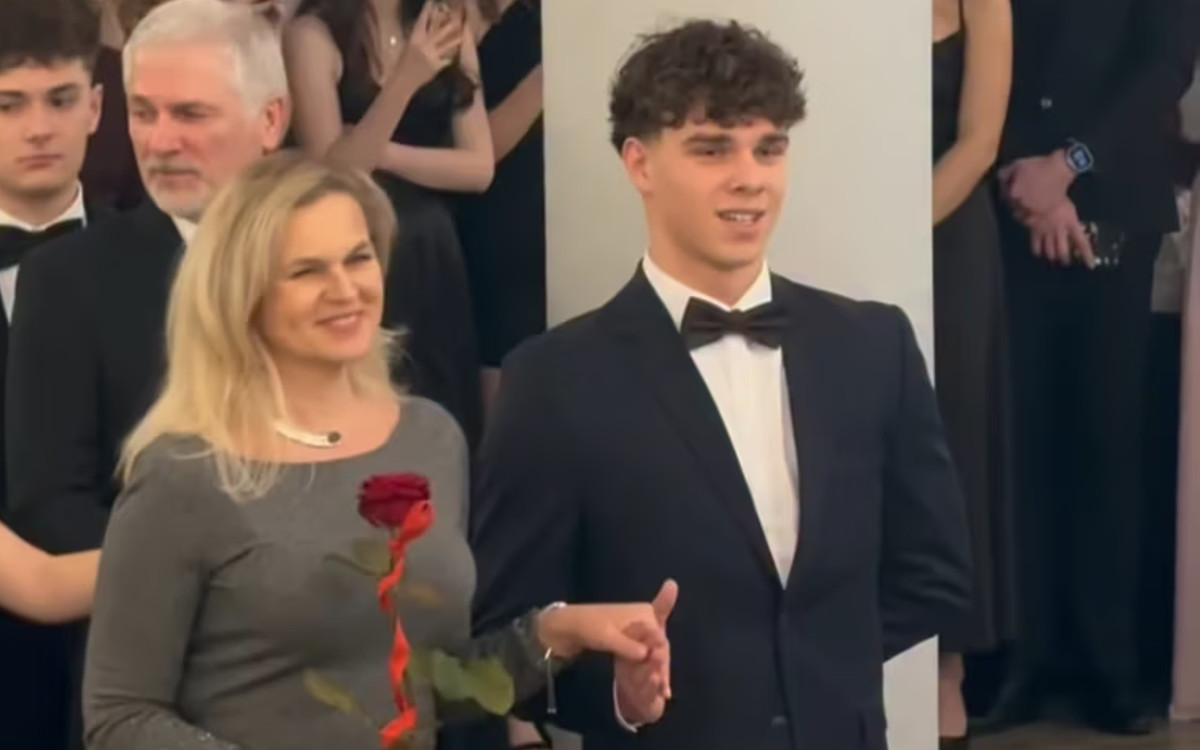 Barbara Nowacka zaskoczyła maturzystów. Zatańczyła poloneza na studniówce