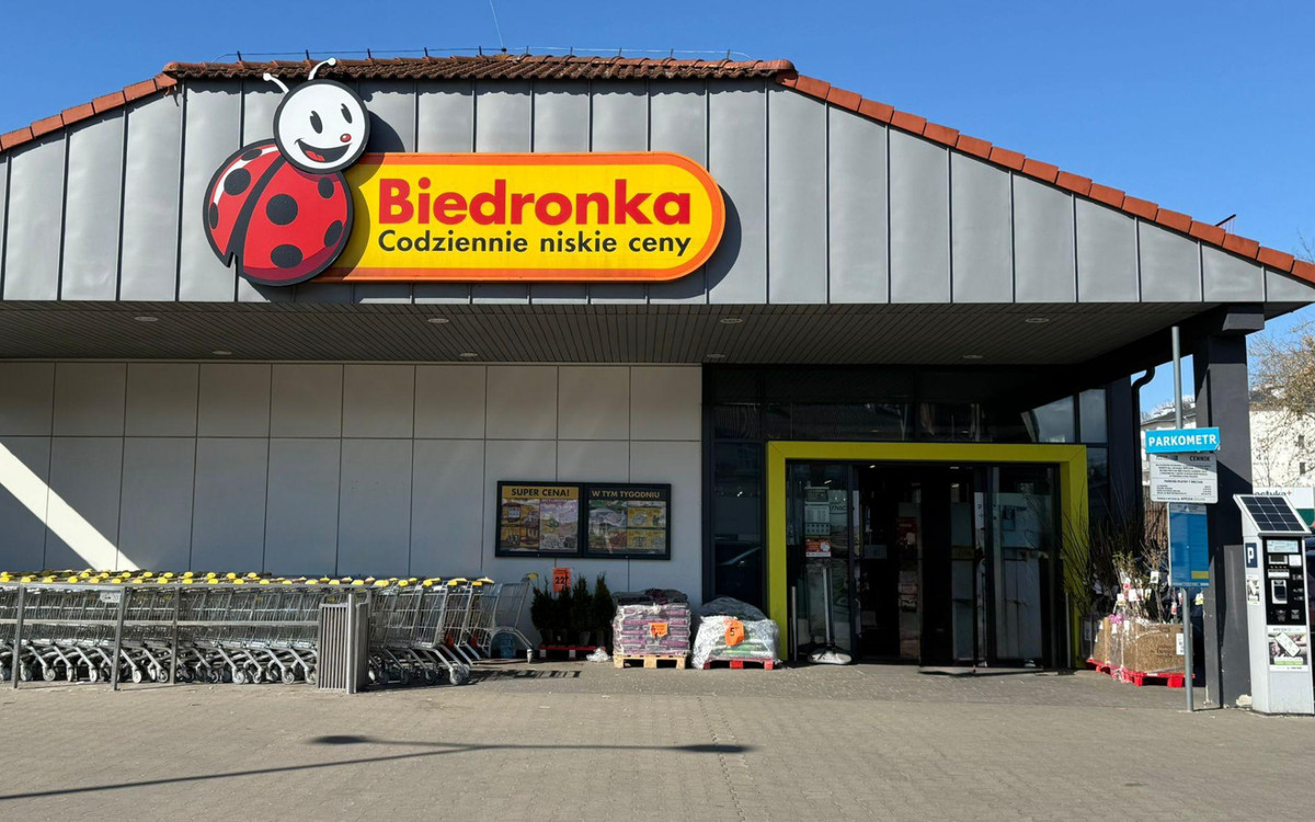 W Biedronce właśnie się zaczęło. „3+3 gratis” i ogromne obniżki, klienci będą zachwyceni