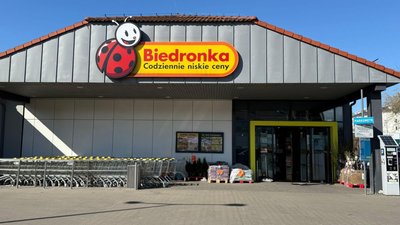 W Biedronce właśnie się zaczęło. „3+3 gratis” i ogromne obniżki, klienci będą zachwyceni