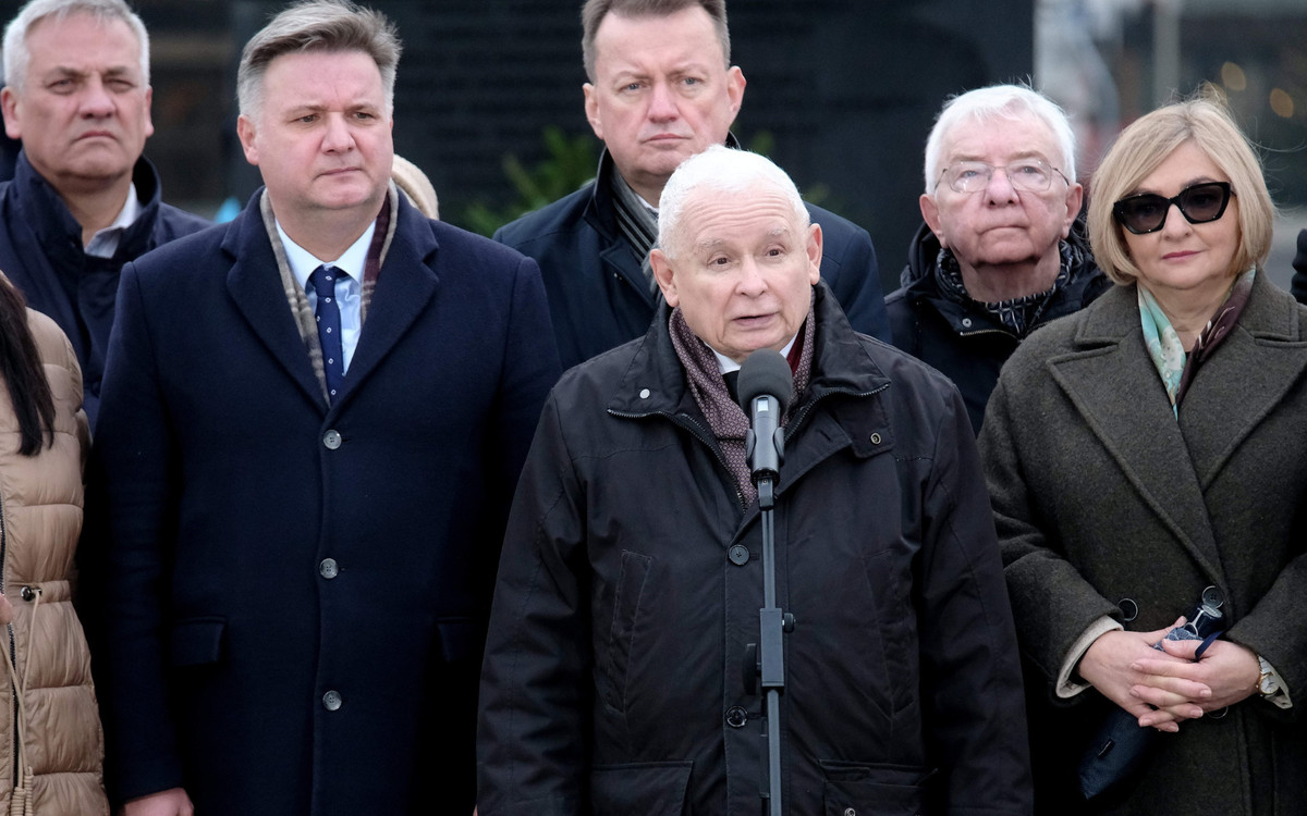 16. rocznica katastrofy smoleńskiej. Politycy oddali hołd ofiarom: „Ten dzień zmienił Polskę”