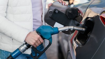 Tyle zapłacimy za paliwo w weekend. Minister energii właśnie ogłosił, ważne wieści dla kierowców
