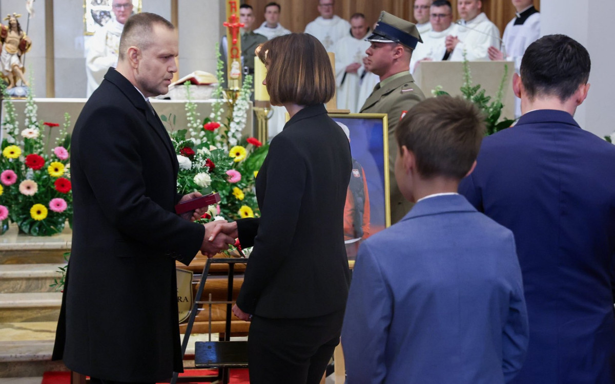 Pogrzeb Jacka Magiery. Niebywałe, co zrobił Karol Nawrocki
