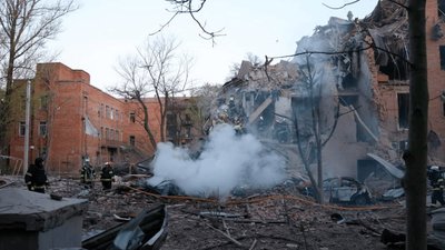 Zawalone budynki, ludzie pod gruzami. Wśród rannych dzieci, dramatyczny atak Rosji
