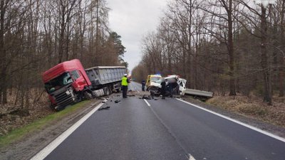 Nie żyje jedna osoba, dwie zostały ranne. Policja ogłosiła czarny alert