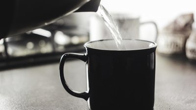 To najgorsza herbata, a Polacy ją uwielbiają. Ekspert ostrzega, duże ryzyko