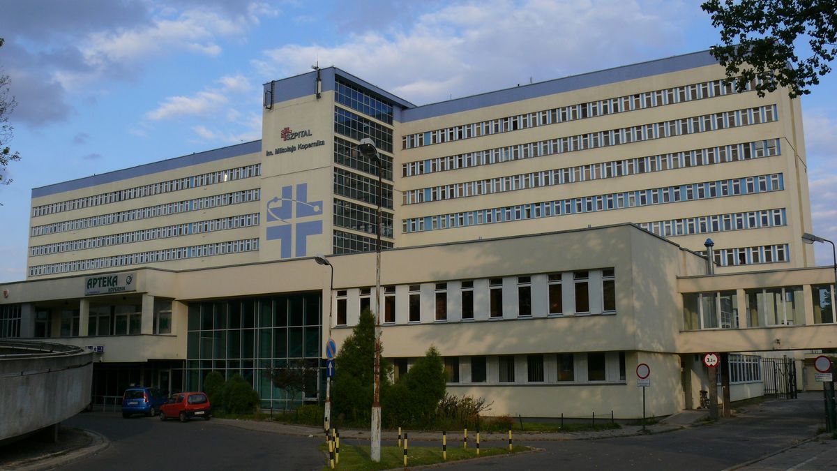 Szpital Kopernika w Łodzi fot. HuBar, CC BY-SA 2.5 , via Wikimedia Commons
