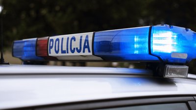 Alarm bombowy w Wielkopolsce, pilna ewakuacja. Na miejscu zaroiło się od służb