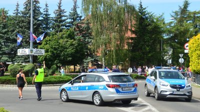 Nie żyje jedna osoba, trzy są ranne, w tym niemowlę. Droga zablokowana, służby w akcji