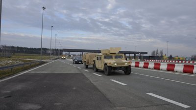 Kolumny wojskowe wyjadą na drogi. Jest pilny komunikat, wiemy, co się dzieje