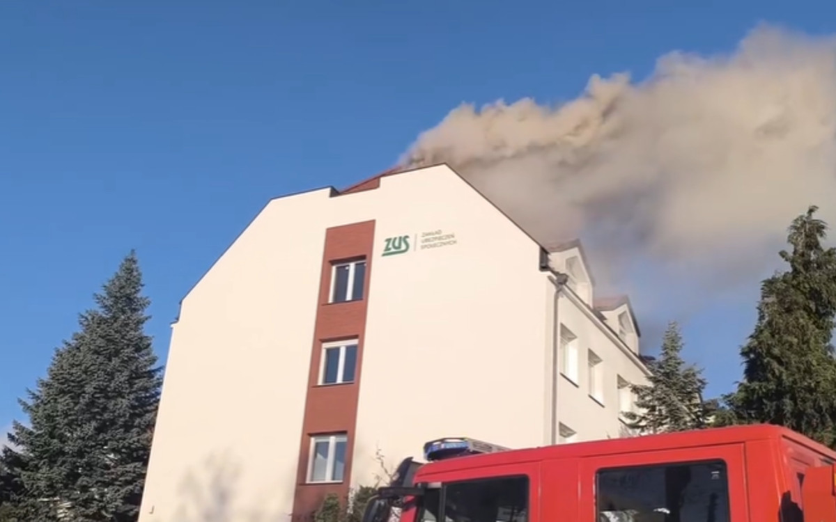 Pożar ZUS-u w polskiej miejscowości. Pilna ewakuacja 80 osób