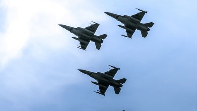 Polska pilnie poderwała myśliwce i śmigłowce bojowe. Alarm po działaniach Rosji