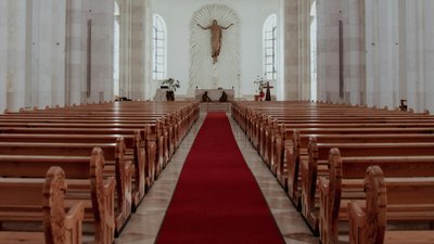 Pilna wiadomość dla katolików. Ważna uroczystość przełożona, episkopat właśnie ogłosił