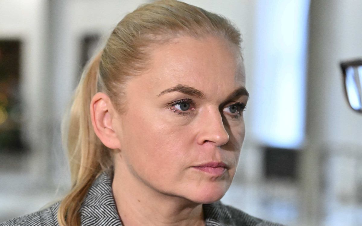 Będzie zakaz używania telefonów w szkołach? Barbara Nowacka zabrała głos
