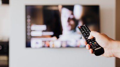 Miliony Polaków usiądą przed telewizorami i włączą TVP. O 20:40 stacja pokaże wielki hit