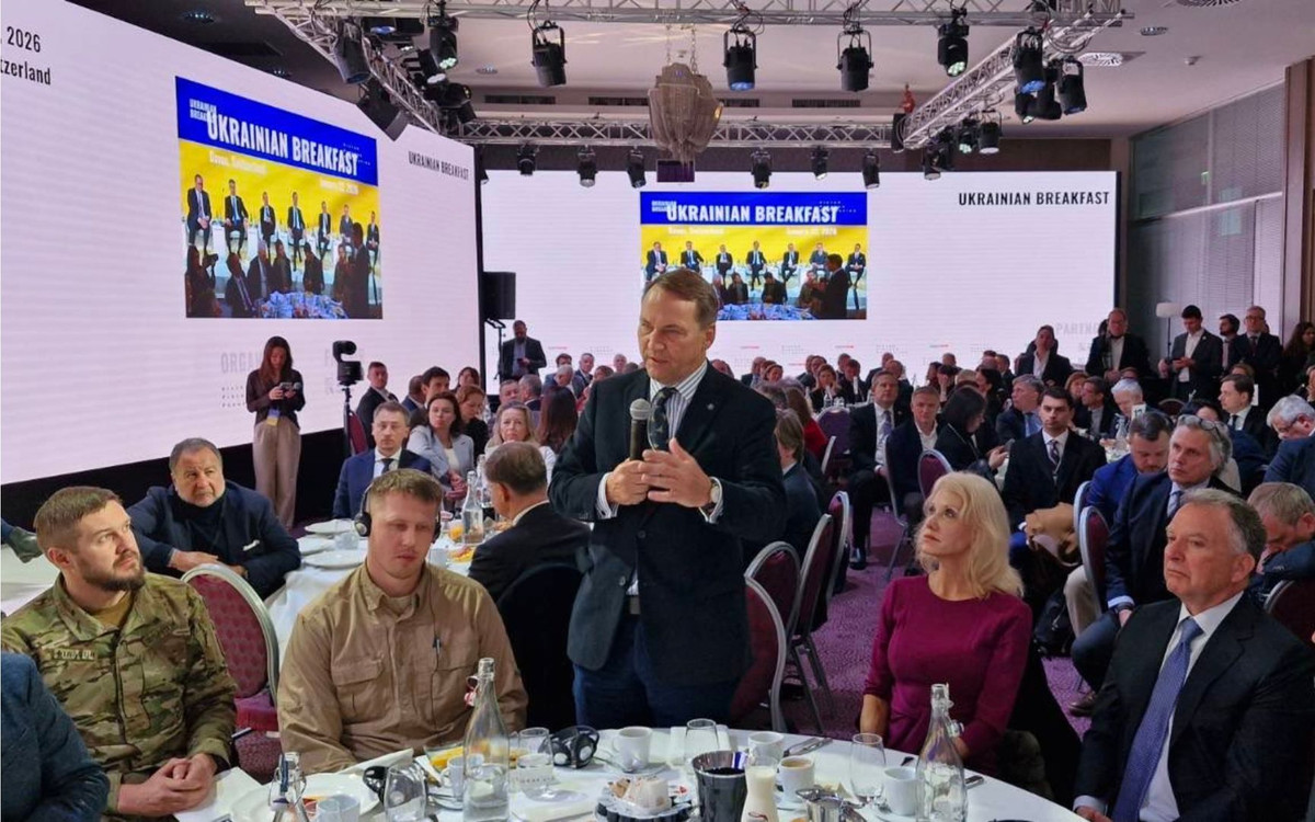 Radosław Sikorski w Davos nie gryzł się w język. Nagranie już w sieci