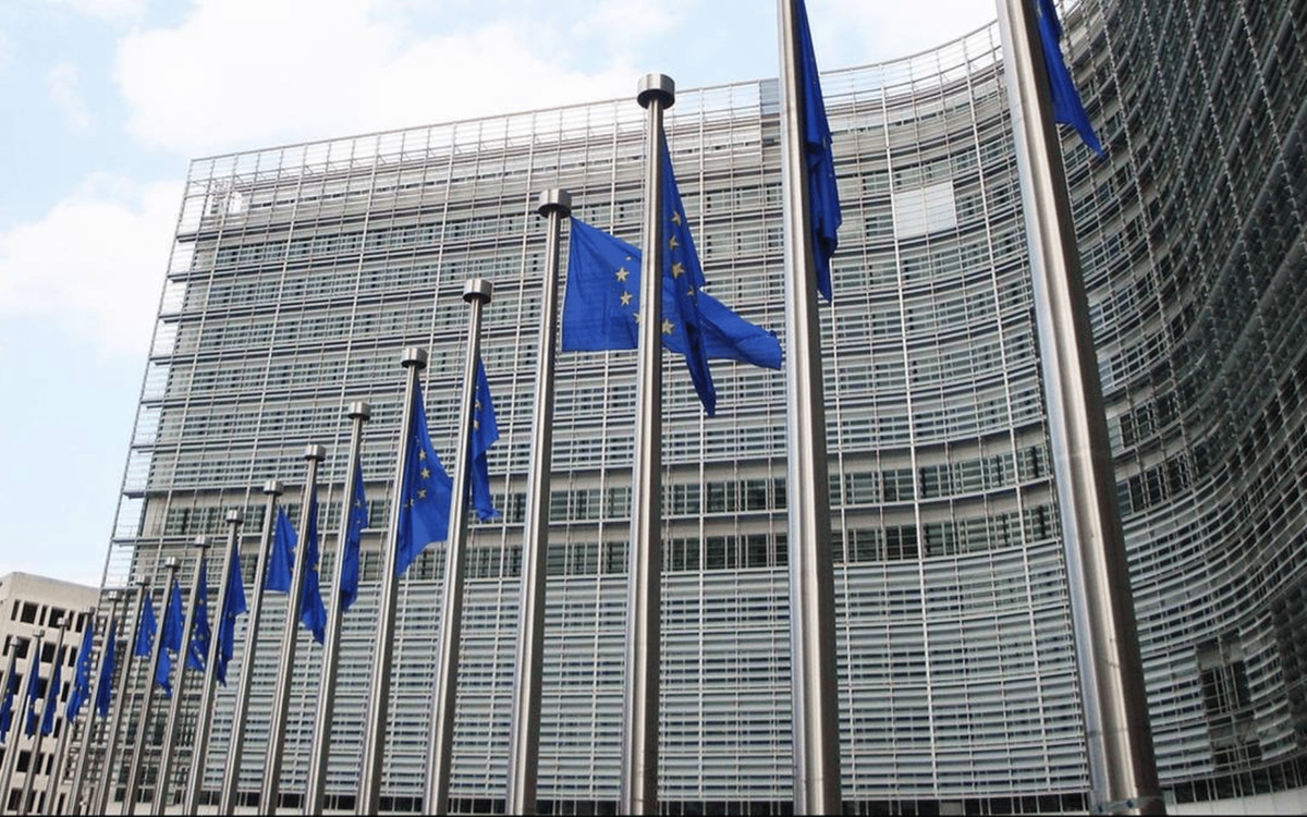 Komisja Europejska pozwała Polskę. Grożą nam gigantyczne kary