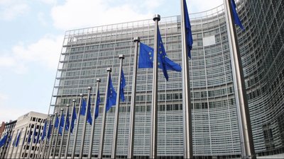 Komisja Europejska pozwała Polskę. Grożą nam gigantyczne kary
