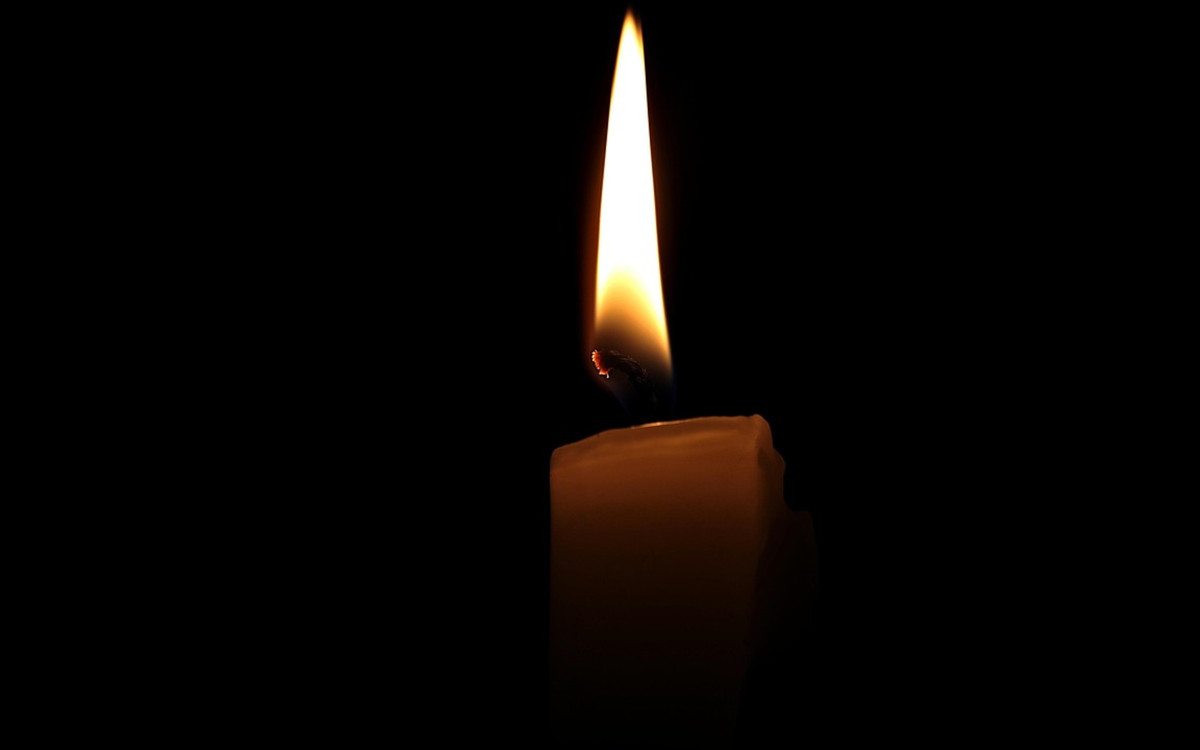 Tragedia na stadionie, nagle zapadła grobowa cisza. Mecz przerwany, nie żyje kibic