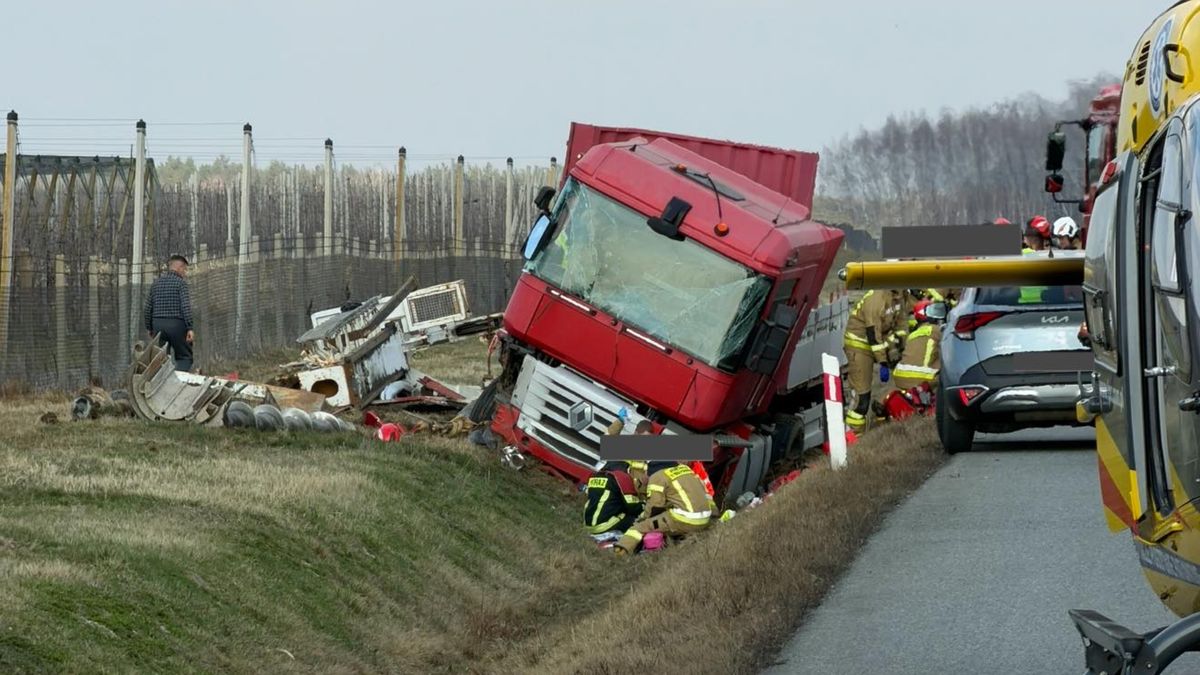 Wypadek, Fot. Facebook/Komenda Powiatowa Państwowej Straży Pożarnej w Grójcu