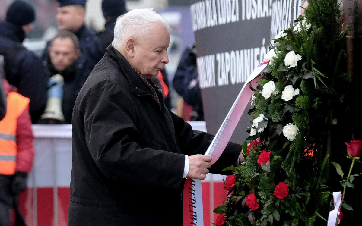 Była 19:51, gdy Jarosław Kaczyński przekazał tragiczne informacje. „Odszedł przedwcześnie”