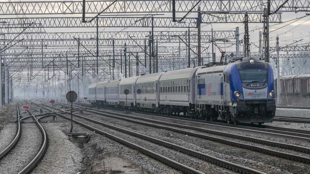 PKP Intercity, zima. Fot. www.samorząd.gov.pl.