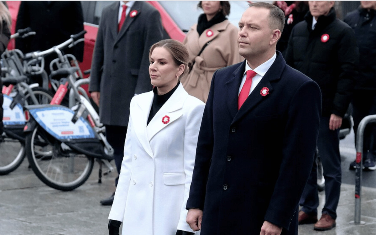 Tak Nawrocki zachował się w tłumie. Ekspert nie miał dla niego litości