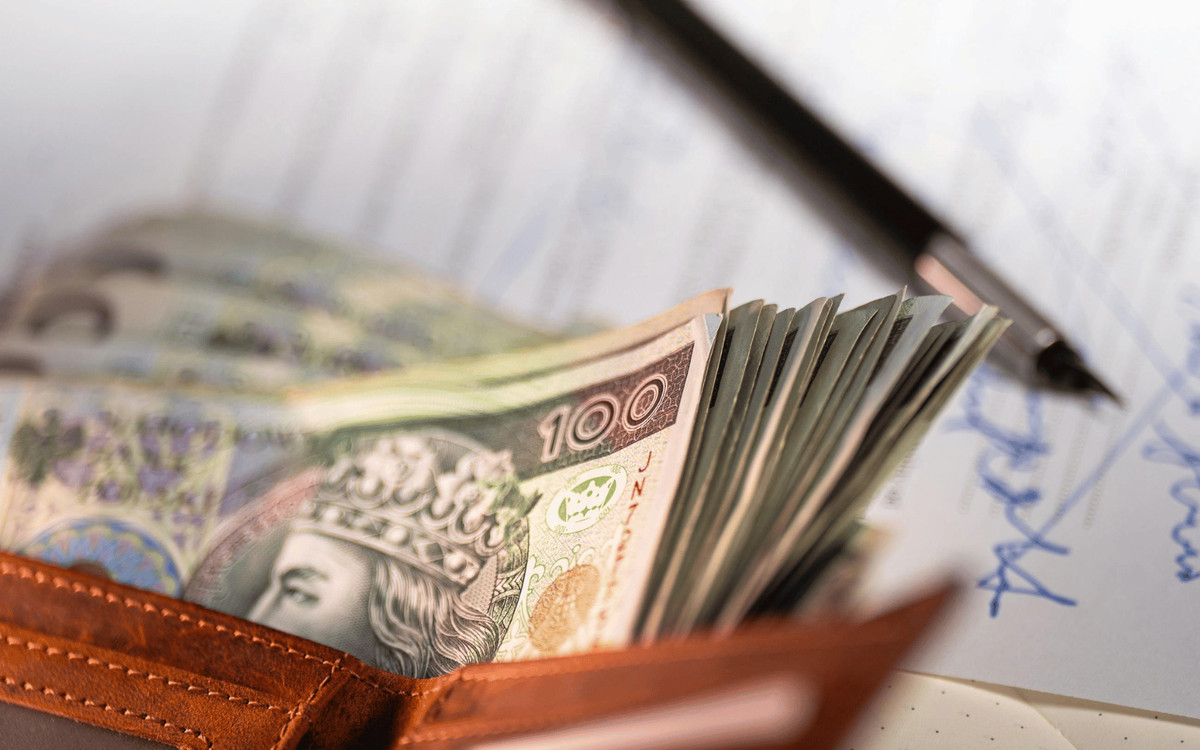 Ile wyniesie emerytura przy zarobkach 5, 10 lub 15 tys. złotych? Oto wyliczenia