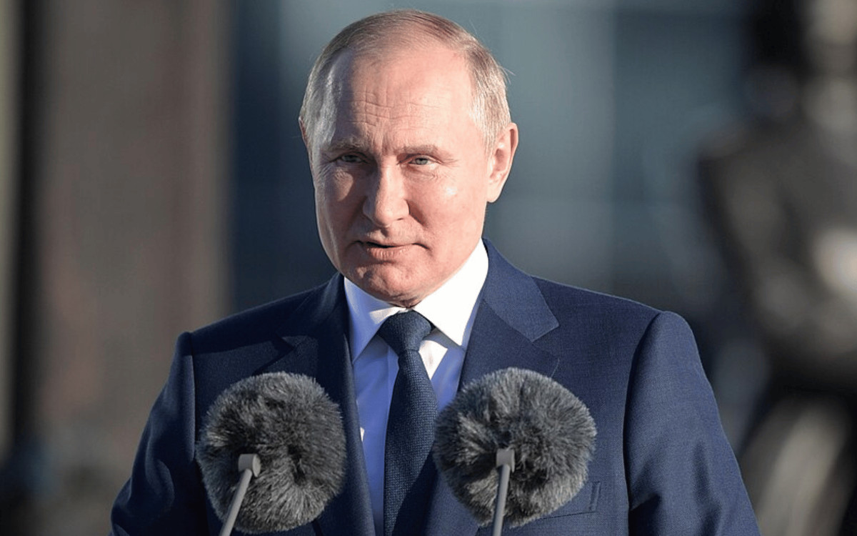 Putin zwołał pilną naradę na Kremlu. Mówił o „wycofywaniu się” Ukrainy